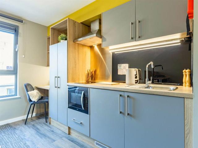 Studio for rent in City Centre, Ballindoch