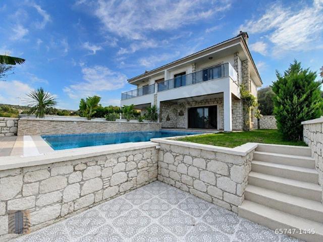 Çeşme, İzmir içerisinde satılık Villa