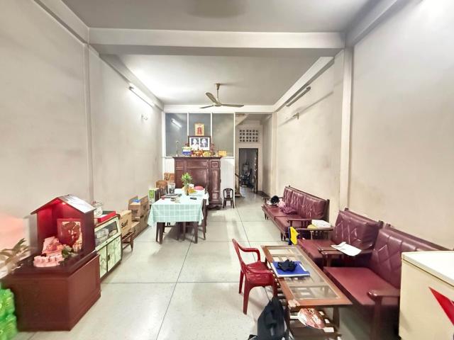 Nhà mặt phố bán