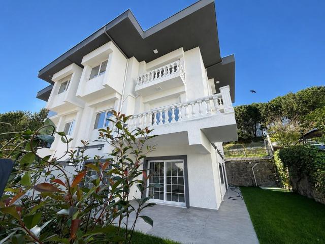 Üsküdar, İstanbul içerisinde satılık Villa