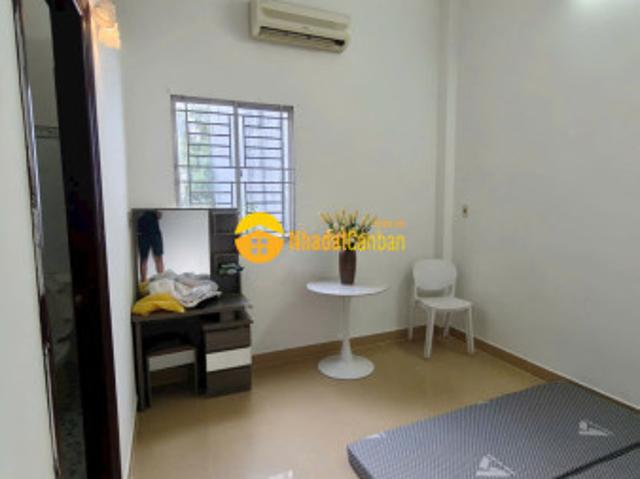 Nhà mặt phố bán