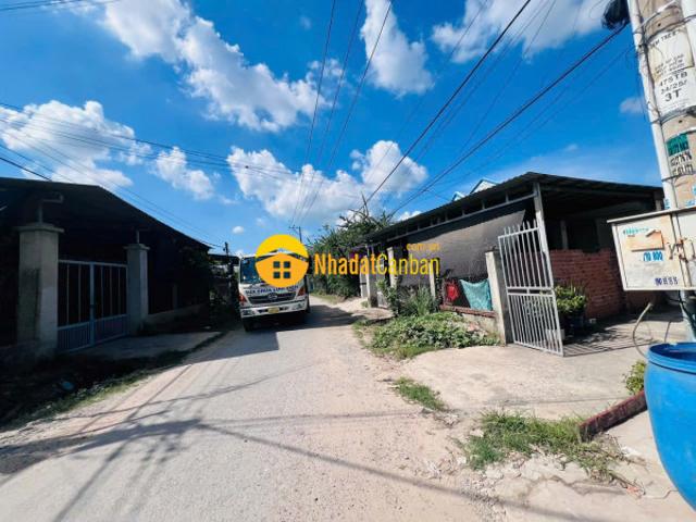 Nhà mặt phố bán