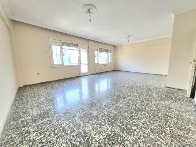 Karşiyaka, İzmir içerisinde kiralık mülk