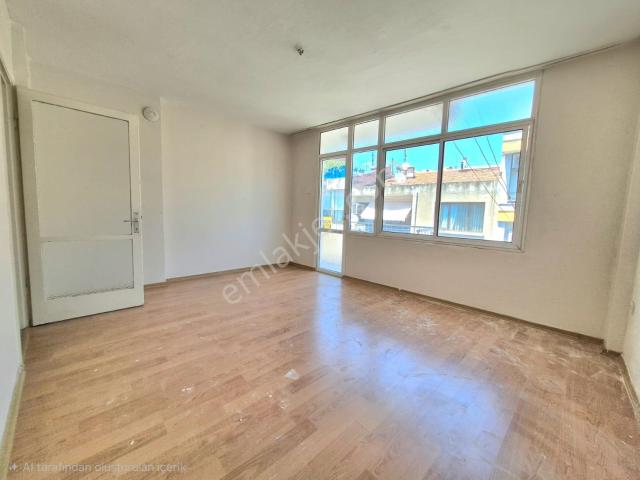 Karşiyaka, İzmir içerisinde kiralık mülk