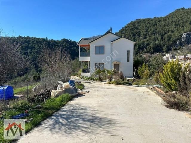 Eşeklik, Bucak içerisinde satılık Villa