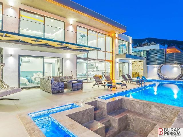 Kaş içerisinde satılık Villa