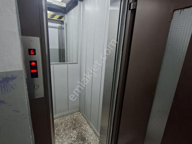 Zümrütevler Mahallesi, Maltepe içerisinde satılık mülk