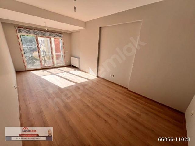Küçükyalı, Maltepe içerisinde satılık mülk