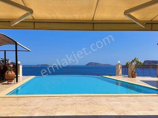 Kaş içerisinde satılık Villa