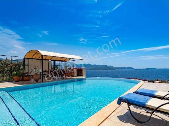 Kaş içerisinde satılık Villa