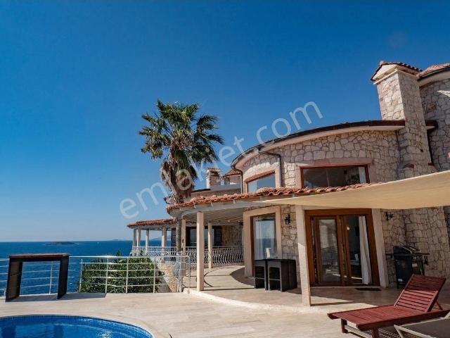 Kaş içerisinde satılık Villa