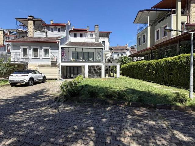 Yomra, Trabzon içerisinde satılık Villa
