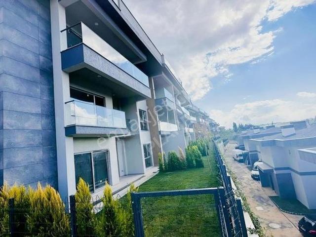 İzmit, Kocaeli içerisinde satılık mülk