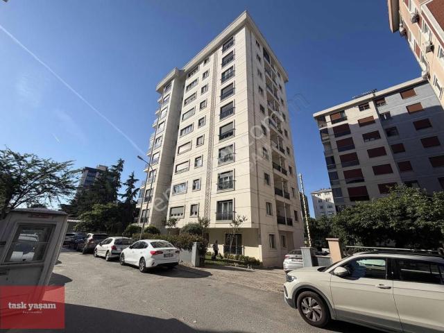 Kadiköy, İstanbul içerisinde kiralık mülk