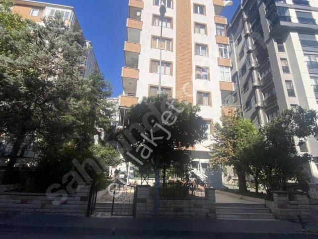 Kadiköy, İstanbul içerisinde kiralık mülk