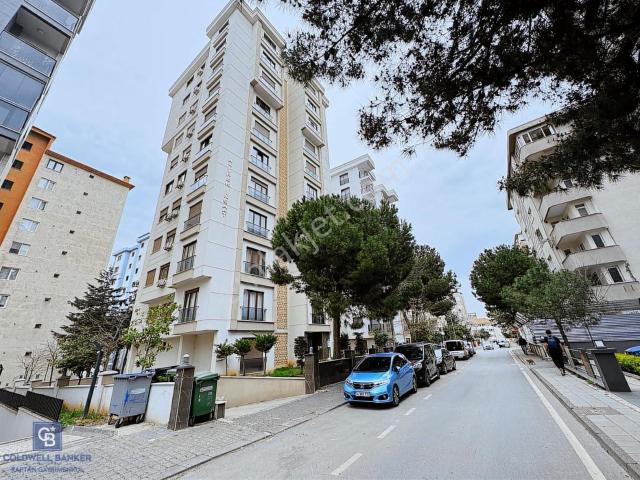 Kadiköy, İstanbul içerisinde kiralık mülk