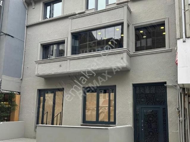 Kadiköy, İstanbul içerisinde kiralık Fabrika