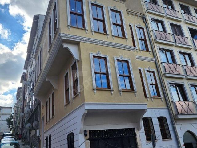 Rasimpaşa Mahallesi, Kadiköy içerisinde satılık Bina
