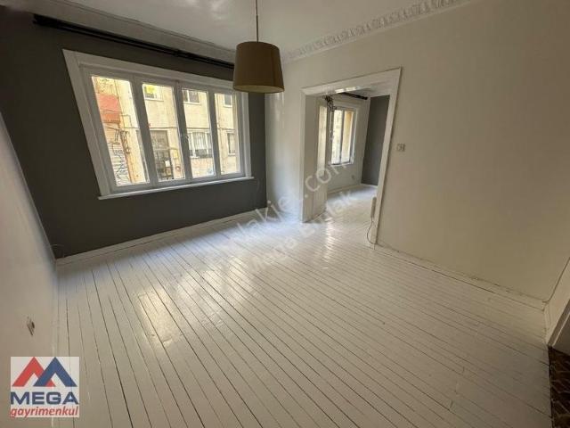 Kadiköy, İstanbul içerisinde kiralık mülk