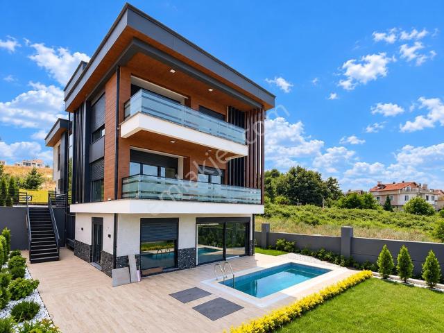 Kadıköy Beldesi, Yalova Merkez içerisinde satılık Villa