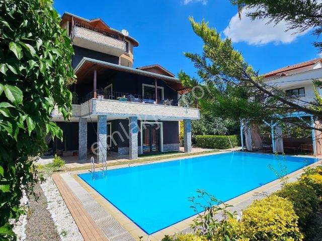 Kadıköy Beldesi, Yalova Merkez içerisinde satılık Villa