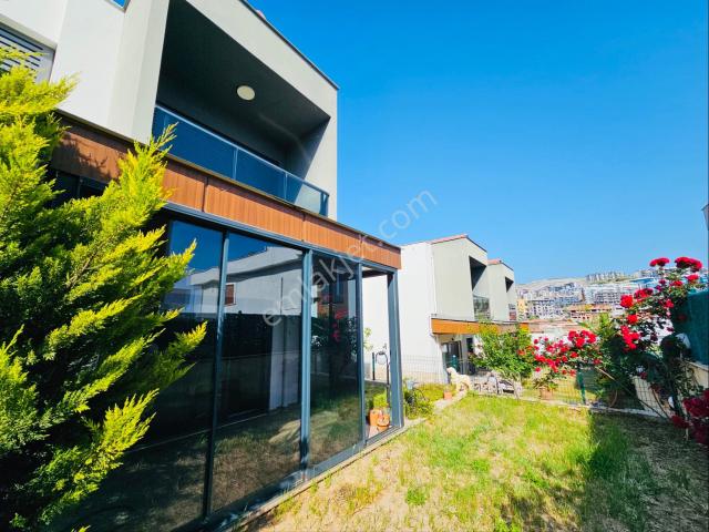 Kuşadasi, Aydin içerisinde kiralık Villa