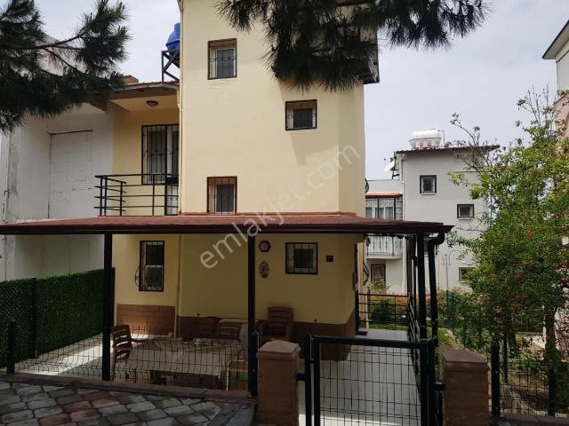 Kuşadasi, Aydin içerisinde kiralık Arsa