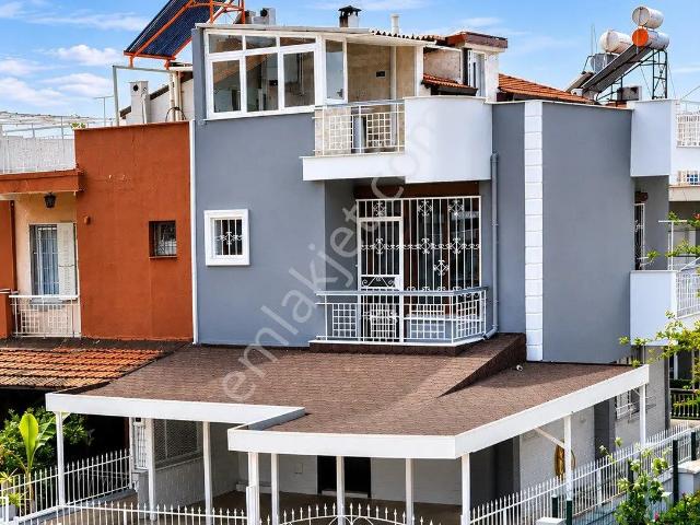 Kuşadasi, Aydin içerisinde satılık Villa