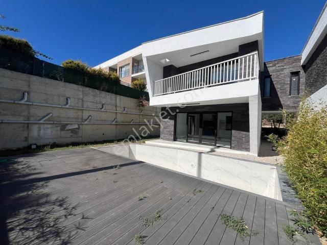 Kuşadasi, Aydin içerisinde satılık Villa