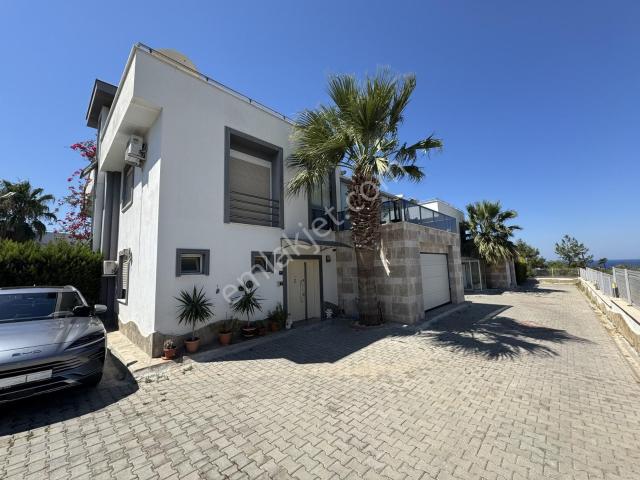 Kuşadasi, Aydin içerisinde satılık Villa