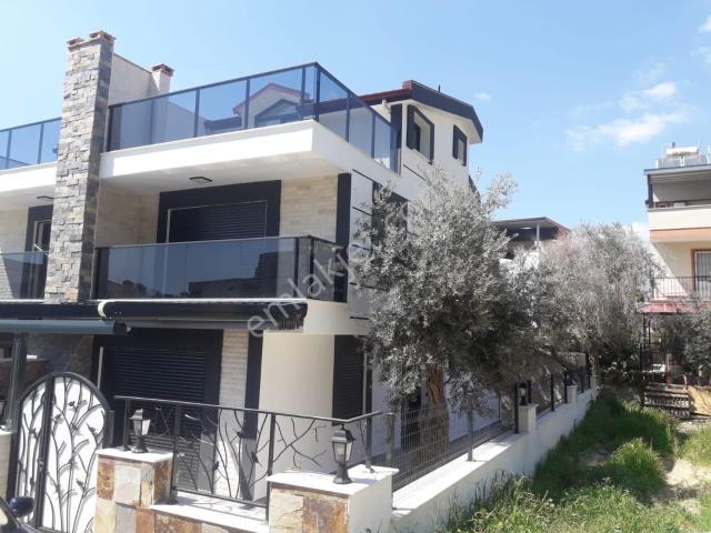 Kuşadasi, Aydin içerisinde satılık Villa