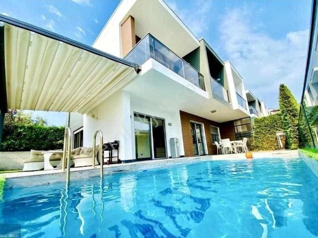 Kuşadasi, Aydin içerisinde satılık Villa
