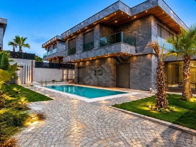 Kuşadasi, Aydin içerisinde satılık Villa