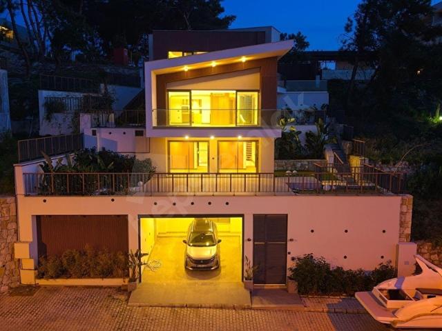 Kuşadasi, Aydin içerisinde satılık Villa