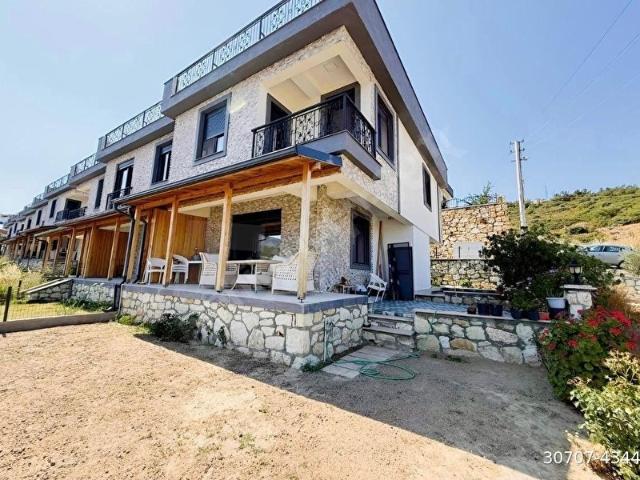 Foça, İzmir içerisinde satılık Villa