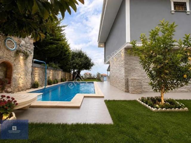 Güzelbahçe, İzmir içerisinde kiralık Villa