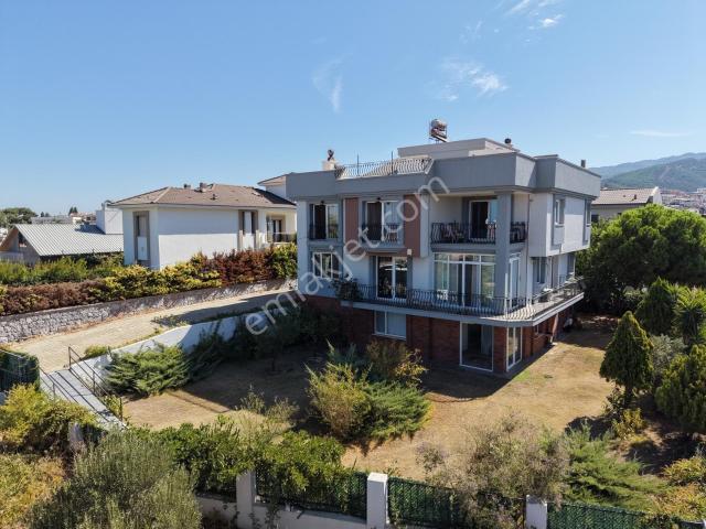 Güzelbahçe, İzmir içerisinde satılık Villa