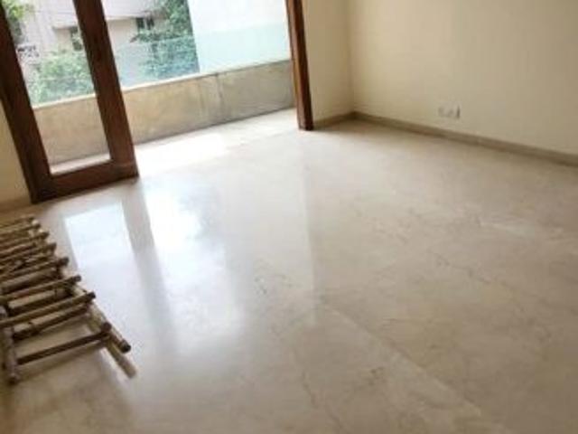Commercial for rent in Deri