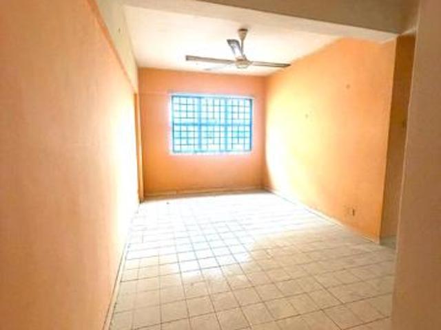 Flat for sale in Kajang, Langat