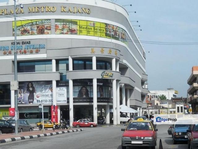 Shop for rent in Kajang, Langat
