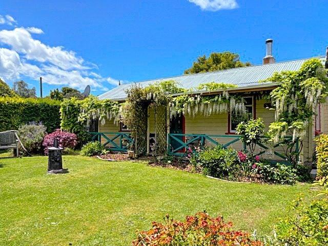 House for rent in Otakou