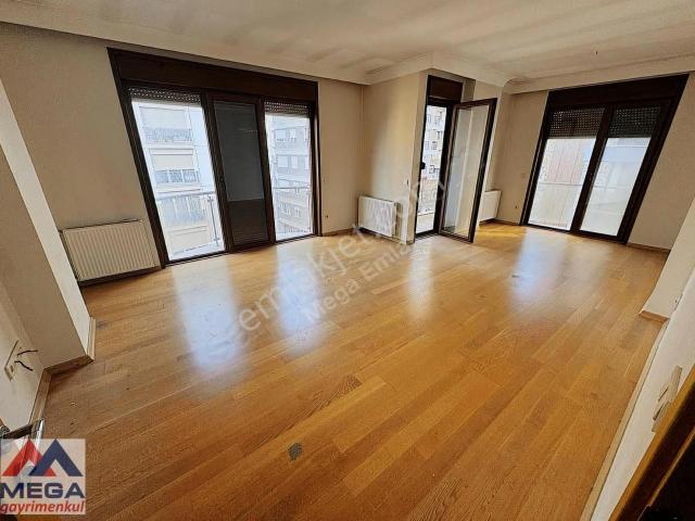 Kadiköy, İstanbul içerisinde kiralık mülk