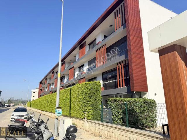 Tire, İzmir içerisinde kiralık mülk