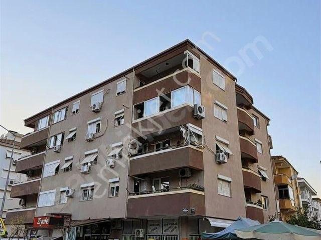 Tire, İzmir içerisinde kiralık mülk