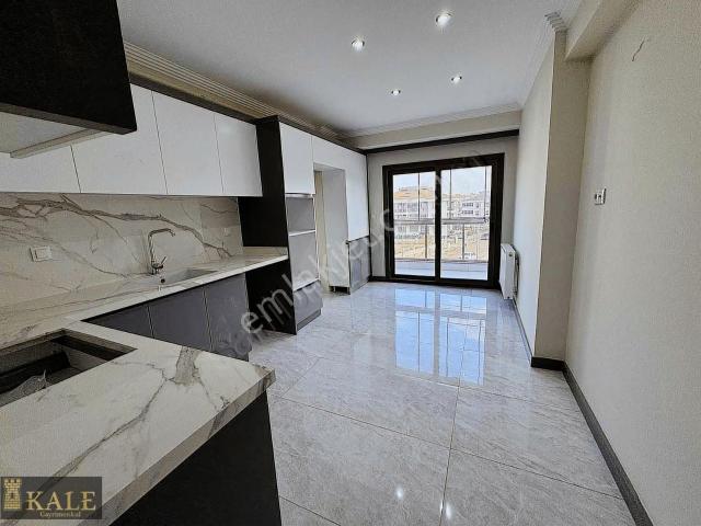Tire, İzmir içerisinde satılık mülk