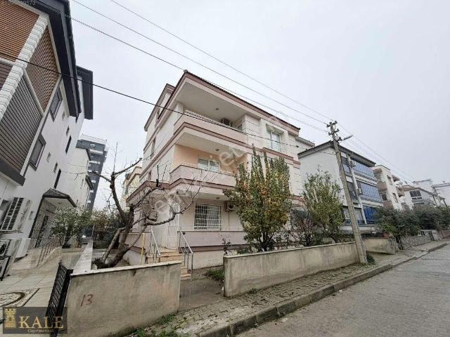 Tire, İzmir içerisinde satılık mülk