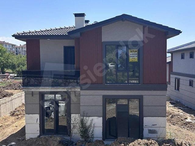 Bahçelievler Mahallesi, Düzce Merkez içerisinde satılık Villa