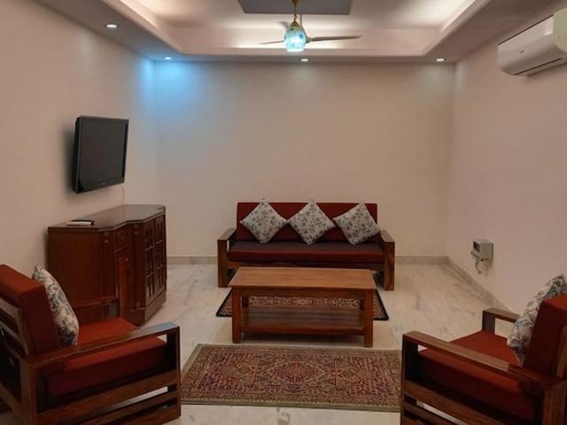 Property for rent in Deri