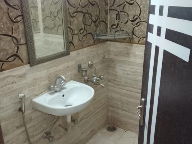 Property for rent in Deri