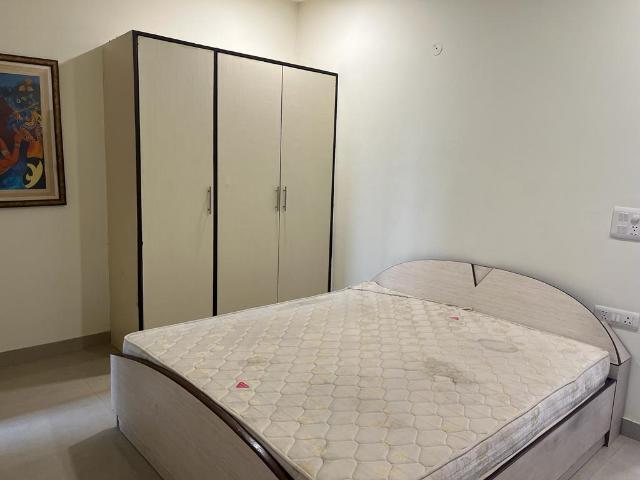Property for rent in Deri